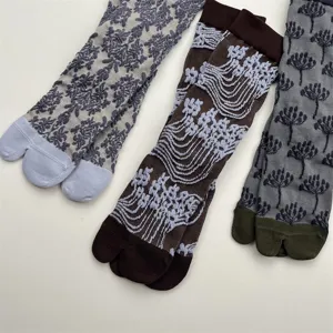 Japanese retro floral relief split-toe socks cotton mid-calf cute vintage pattern socks women