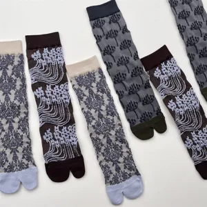 Japanese vintage botanical floral relief split-toe socks comfortable cotton mid-calf socks