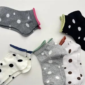 Calcetines de tobillo de lunares colorblock estilo coreano, calcetines cortos de algodón.