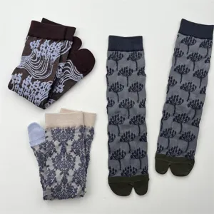 Japanese retro botanical embossed split toe socks cotton stylish mid tube socks for women