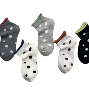Calcetines cortos de lunares con color de contraste estilo coreano, algodón para mujer.