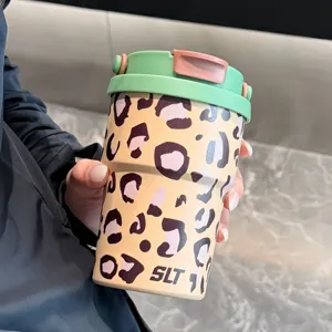 Vaso térmico de acero inoxidable con estampado de leopardo, pajita y tapa práctica