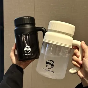 Grote kunststof waterfles met handvat, eenvoudige reisbeker voor dagelijks gebruik.