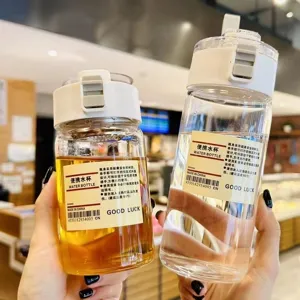 Bottiglia d'Acqua in Plastica Portatile con Coperchio e Manico Resistente al Calore Bicchiere Trasparente per Ufficio