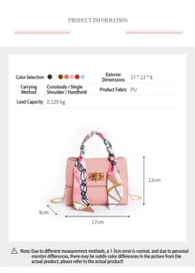 Vista detallada del elegante bolso de mano femenino con pañuelo, tamaño compacto en piel PU.