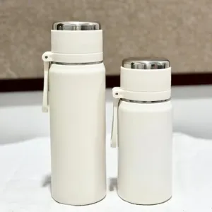 Bouteille isotherme en acier inoxydable 316, gourde de sport portable avec sangle.