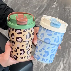 Vaso térmico portátil de acero inoxidable con moderno estampado de leopardo y doble tapa