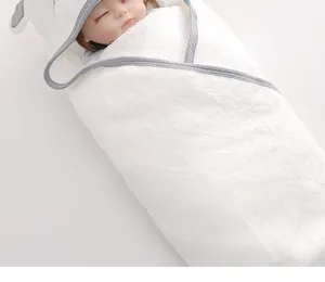 Bamboe vezel baby met capuchon wikkeldoek, zachte pasgeboren mantel en fijne badjas.