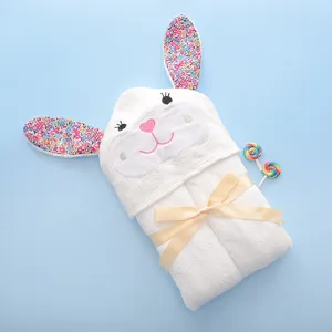 Bamboevezel baby badjas met capuchon, schattig konijnenontwerp, zachte pasgeboren inwikkeldoek.