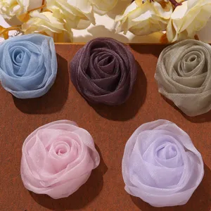 Fleur de rose 3D en organza style coréen DIY accessoires pour cheveux couture vue détail