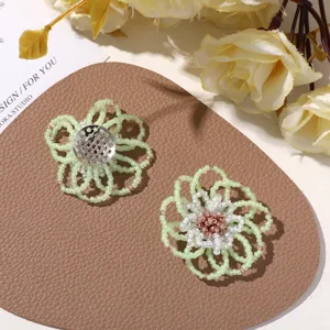 Handmade beaded flower DIY accessories, green and white seed bead hollow floral brooch charms.