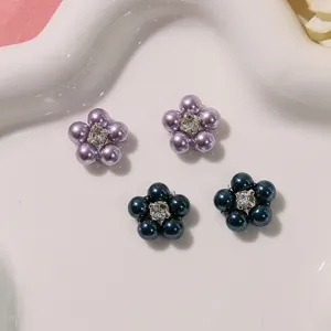 Retro pearl flower DIY alloy accessories with sparkling rhinestones for nail art and jewelry.