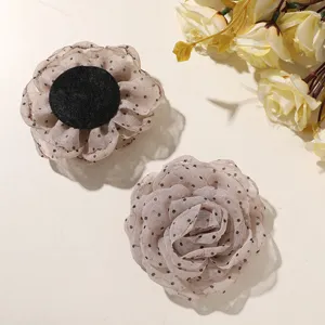 Eleganti mollette per capelli a pois in garza rosa, morbidi accessori floreali in tessuto donna.