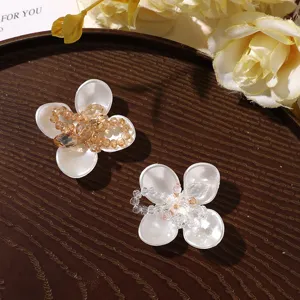 Pearl crystal flower patches DIY accessories for earrings, hair clips, and shoes.