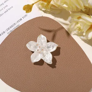 Pearl crystal flower patch detail, exquisite jewelry accessory for DIY earrings and hair clips.
