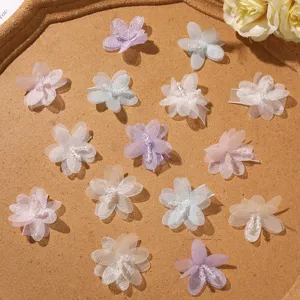 Applique Floreali 3D in Rete Seersucker Fatte a Mano Con Stami in Vetro Accessori per Cucito Fai da Te per Fermagli Borse Vestiti