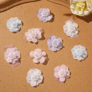 Fleur en Maille Faite à la Main Avec Perles de Verre pour Décoration DIY Bandeau Vêtement Accessoire en Mousseline