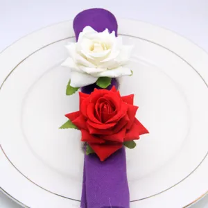 Portaservietten in Tessuto con Fiori di Rosa Artificiale Fatti a Mano Supporto per Servietten per Festa di Matrimonio Tavolo da Pranzo di Hotel Decorazione