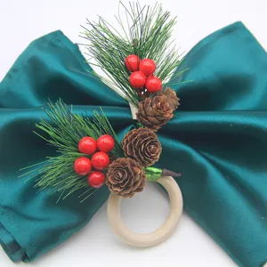Christmas Red Fruit Pine Needle Napkin Ring Wooden Circle Table Decoration For Hotel Banquet Party Dinner Table Setting