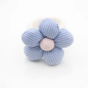 Anneau de serviette fleur à cinq pétales en tissu fait main décor de table rembourré 3D