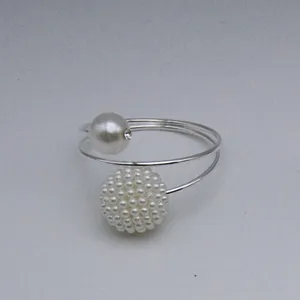 Metal electroplated spring bayberry ball napkin ring with double pearls for dining table decor