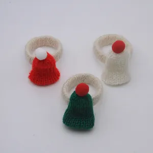 Set di portatovaglioli con cappello lavorato a maglia di Natale, decorazione tavola.