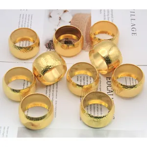 Goldene Metall Serviettenringe Set, gehämmerte strukturierte Serviettenhalter für Tischdeko.