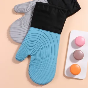 Guanti da forno in silicone resistenti al calore con strisce antiscivolo e polsini lunghi cucina.