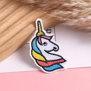 Einhorn besticktes Aufnäher DIY süßes Tier Stoff Abzeichen zum Bügeln für Kleidung Deko