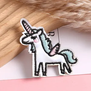 Einhorn Stoffaufnäher DIY Tier Stickerei Patch für handgemachte Schuhe Taschen Kleidung.