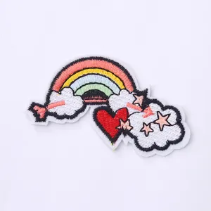 Kleurrijke regenboog hart wolken borduurwerk patch DIY kleding accessoires applicatie