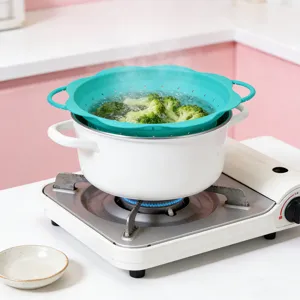 Collapsible silicone colander for kitchen, round vegetable fruit draining basket, heat resistant steamer.