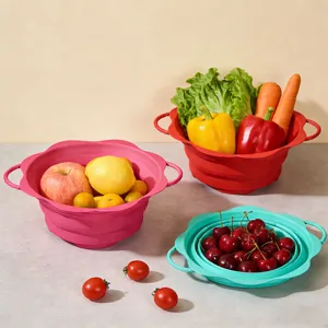 Collapsible silicone colander basket for kitchen fruit and vegetable draining storage.