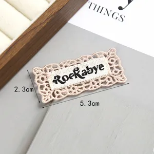 Spitzen bestickte Buchstaben Aufnäher DIY hohle dekorative Kleidung Zubehör Detailansicht