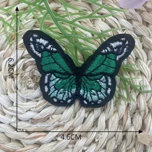 Grüner bestickter Schmetterling Aufnäher DIY Kleidung Zubehör, hochwertige Applikation.