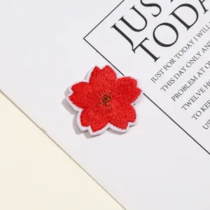 Rode kersenbloesem geborduurde patch DIY mooie bloem opstrijkbare badge voor kleding decor