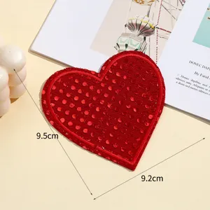 Toppa a cuore in paillettes rosse, stemma amore ricamato brillante per abbigliamento.