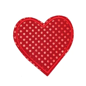 Toppa ricamata a cuore rosso a pois per vestiti jeans giacca accessori di abbigliamento.