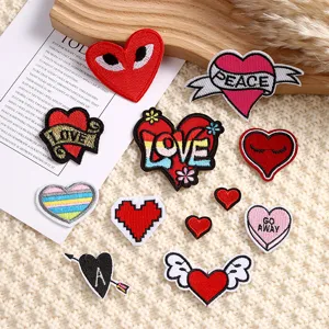 Cœur Broderie Écussons DIY Thermocollant À Coudre Applique Badge Accessoires En Tissu Pour Vêtements Écharpe Décoration