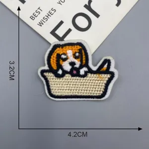 Leuke schattige puppy geborduurde patch hond in mand voor kleding reparatie badge accessoire