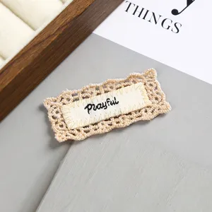 Beige spitze bestickte buchstaben patch DIY hohles dekoratives kleidungszubehör zum nähen.