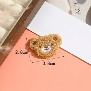 Süßer Cartoon Bär bestickter Stoffaufnäher für Kleidung Tasche DIY Jacken Deko flauschig weich.