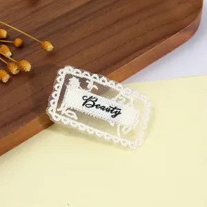 Pinza de pelo de encaje blanco bordado Beauty, elegante accesorio para un estilo dulce.