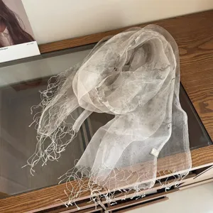 Transparante mesh sjaal voor dames, lichtgewicht franje sjaal en elegante zomersjaal voor stijl.