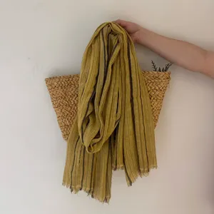 Écharpe rayée vintage avec franges, design décontracté léger pour le quotidien et voyages.