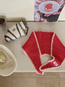 Knit diamond scarf with contrast stitching, cozy neck warmer and chic short shawl for women.