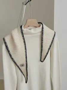 Women's early autumn knitted contrast stitch detachable collar scarf turtleneck sweater set
