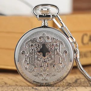 Orologio da tasca meccanico argentato vintage con custodia incisa complessa e catena.
