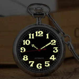 Orologio da tasca meccanico argentato con numeri luminosi e catena per uso quotidiano.