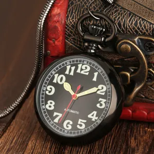 Orologio da tasca meccanico nero classico con numeri luminosi e catena a serpente.